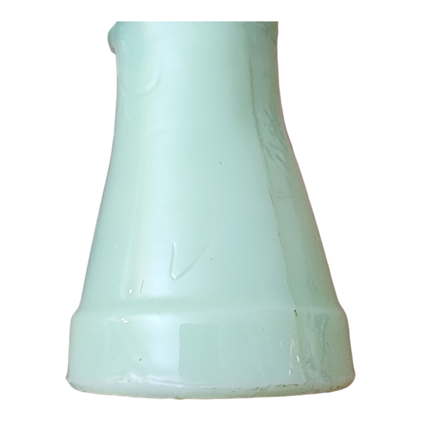 Jadeite glass ring holder